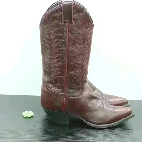 Justin Women's Cordovan Brown Leather Boots - Picture 7 of 10